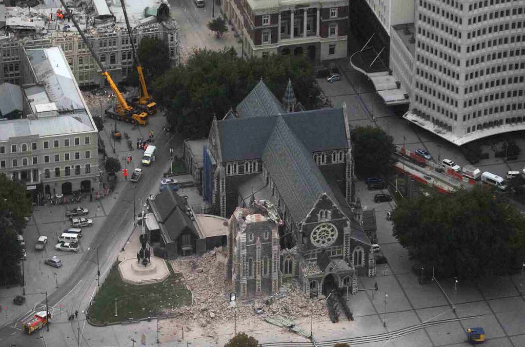 ChristChurch_Cathedral_-_2011_earthquake_damage