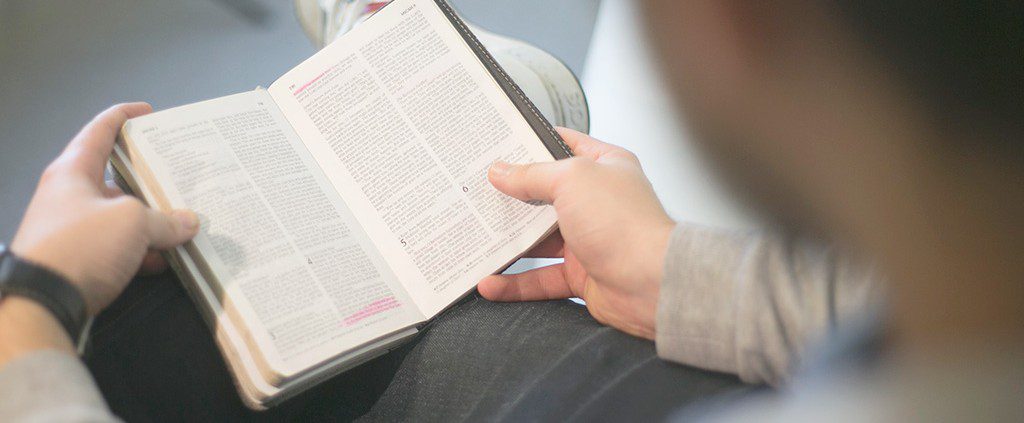 5 Ways to Persevere in Bible-Reading